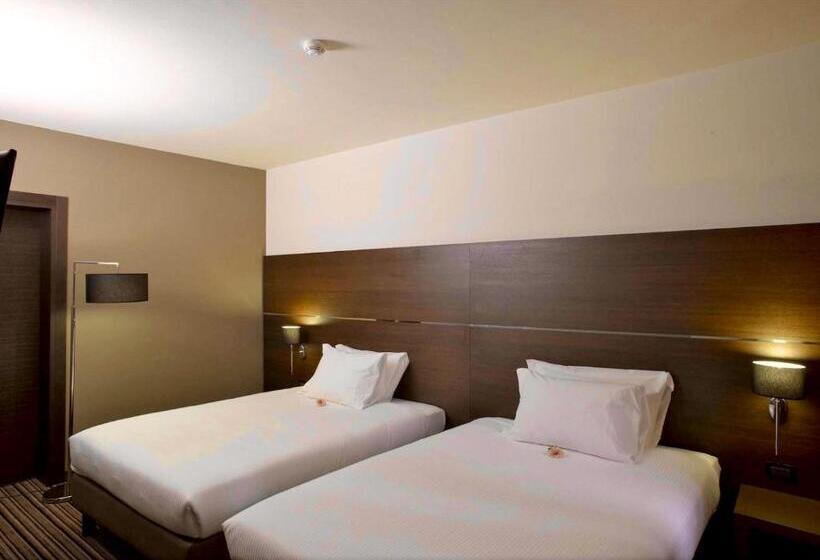 חדר משפחתי, Sweet