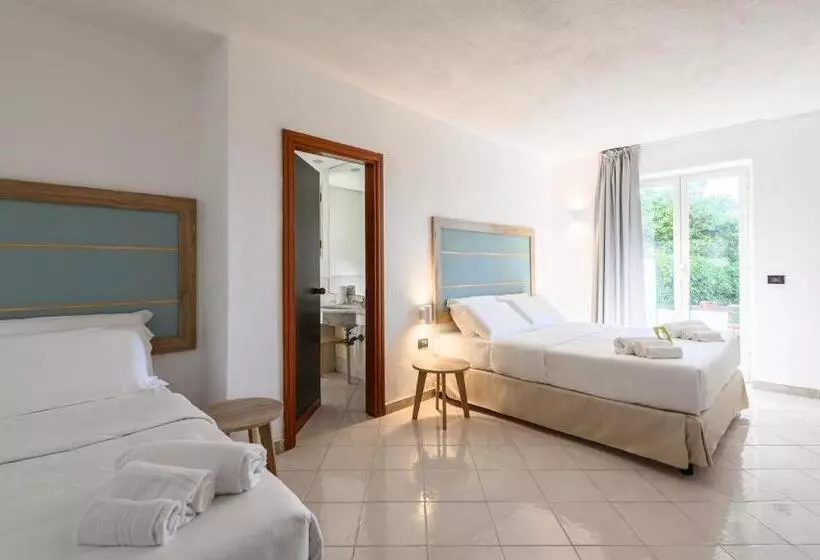 Standard Neljän Hengen Huone, B&b Hotel Ischia San Nicola