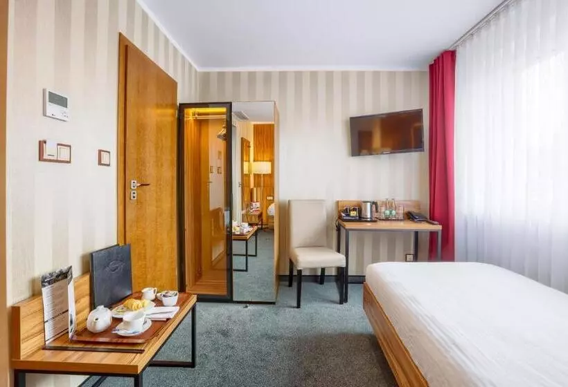 Standard-huone, Weneda