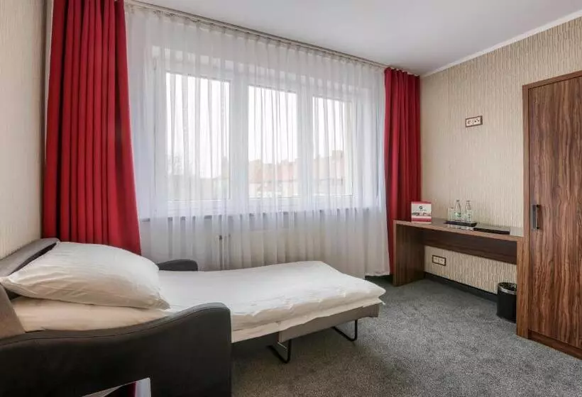 Deluxe Neljän Hengen Huone, Weneda