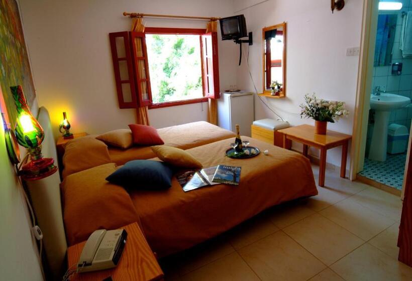 スタンダードルーム, Kiniras Traditional Hotel & Restaurant