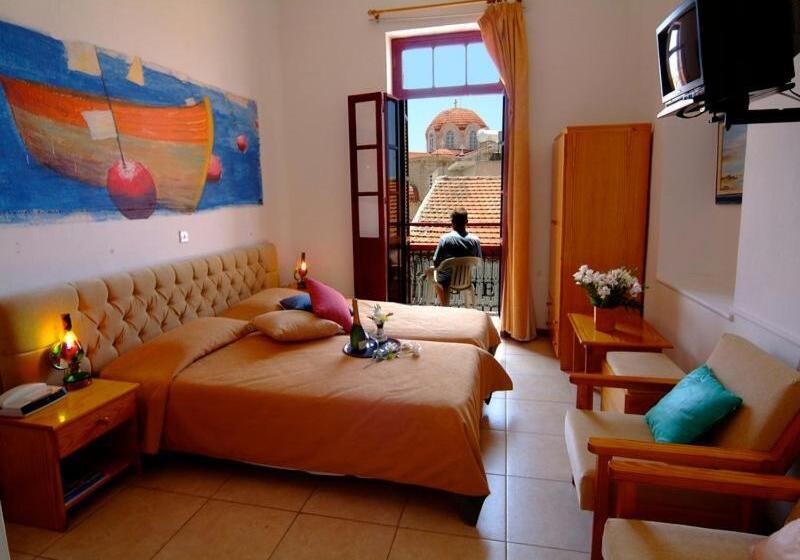 スタンダードトリプルルーム, Kiniras Traditional Hotel & Restaurant