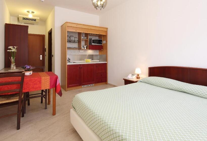 إستوديو قياسى, Residence Hotel Kriss