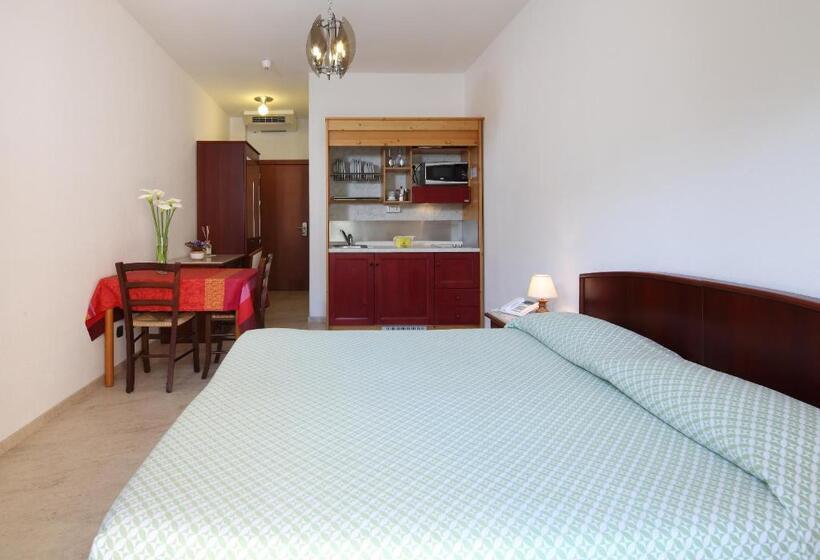 إستوديو قياسى, Residence Hotel Kriss