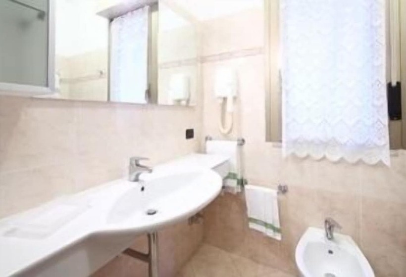 إستوديو قياسى, Residence Hotel Kriss