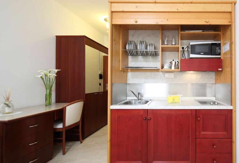 إستوديو قياسى, Residence Hotel Kriss