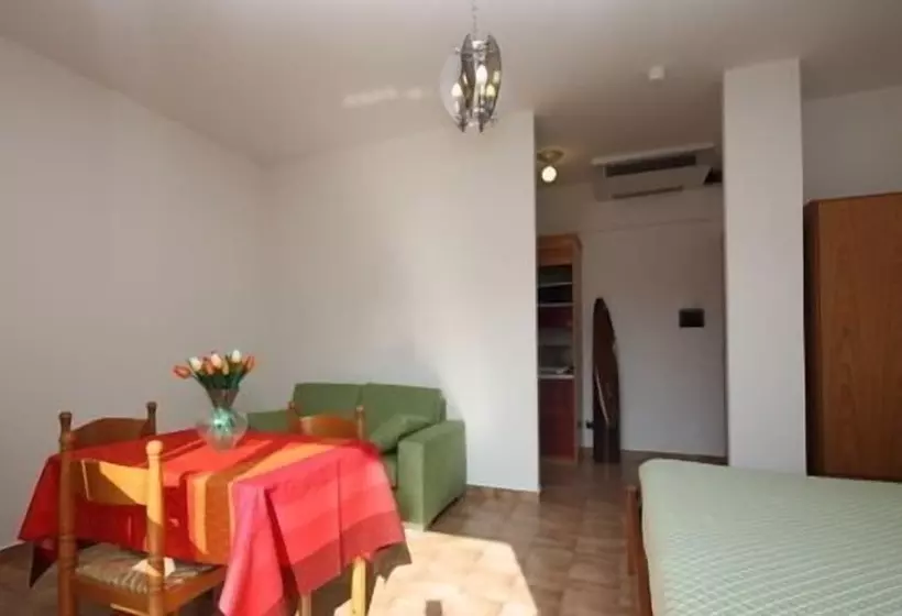コンフォートワンルーム, Residence Hotel Kriss