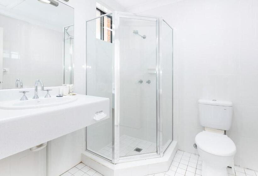 ファミリーステューディオ, Zig Zag Motel & Apartments