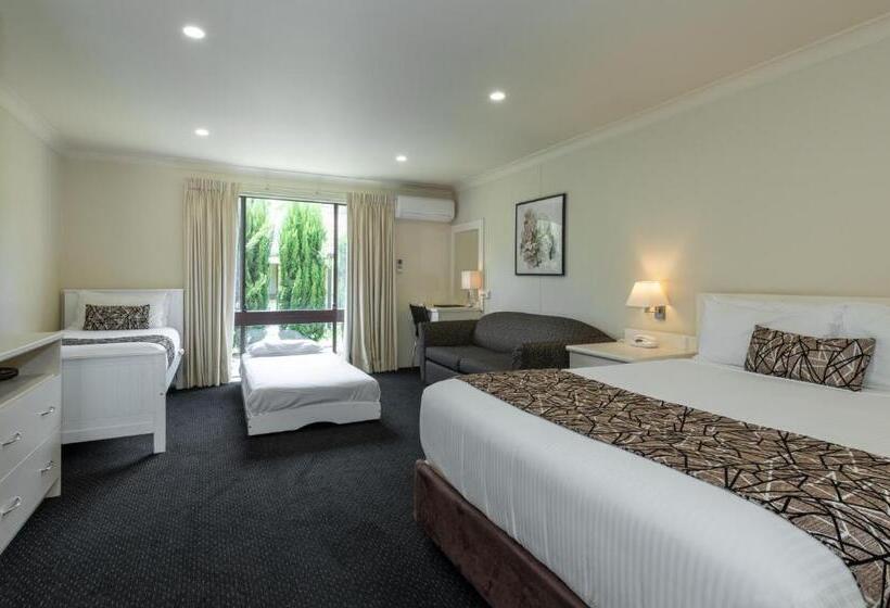 ファミリーステューディオ, Zig Zag Motel & Apartments