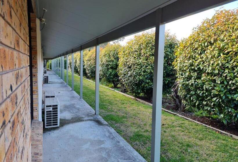 ファミリーステューディオ, Zig Zag Motel & Apartments