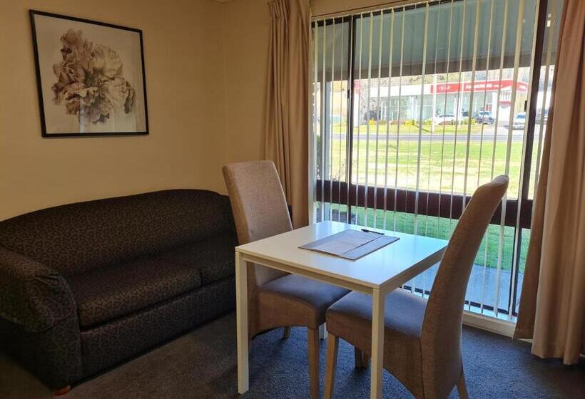 סטודיו משפחתי, Zig Zag Motel & Apartments