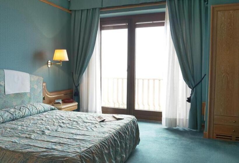 غرفة ديلوكس, 501