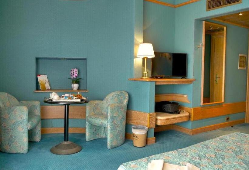 غرفة ديلوكس, 501