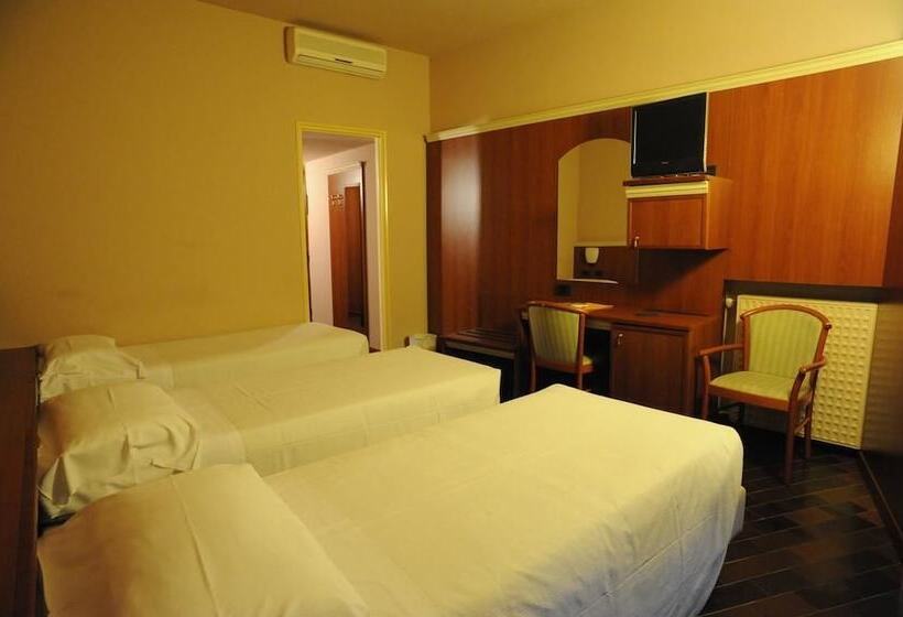 标准三人间, Agnello