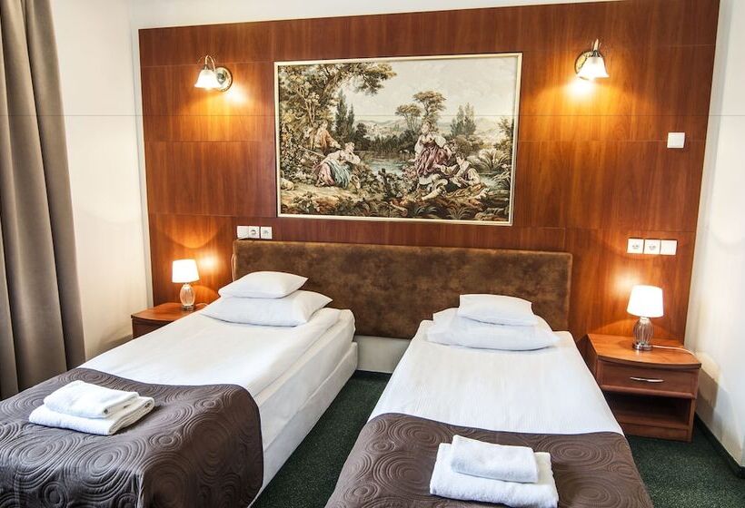 חדר סטנדרט, Artur