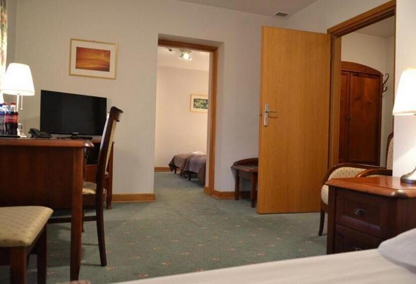 Quarto Triplo Estandar, łazienkowski