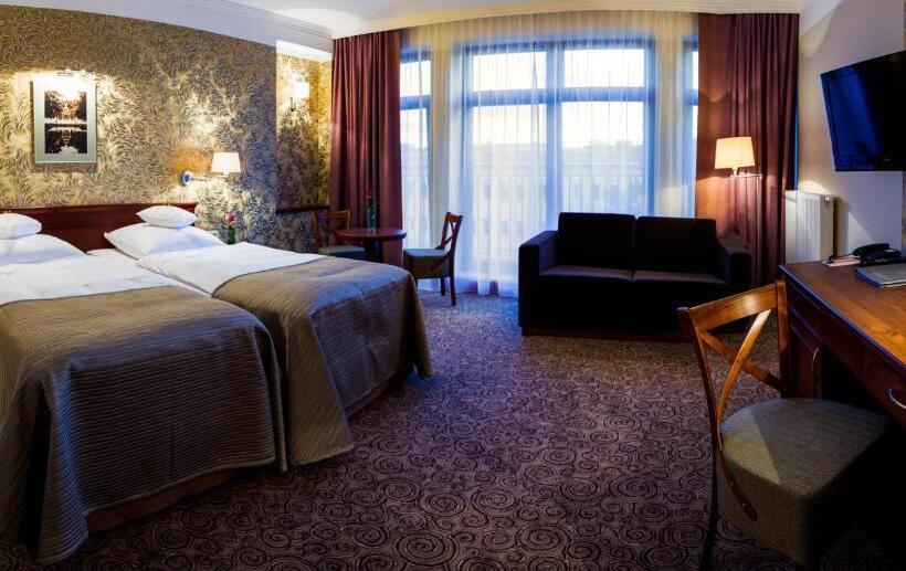 수피리어 룸, Esperanto