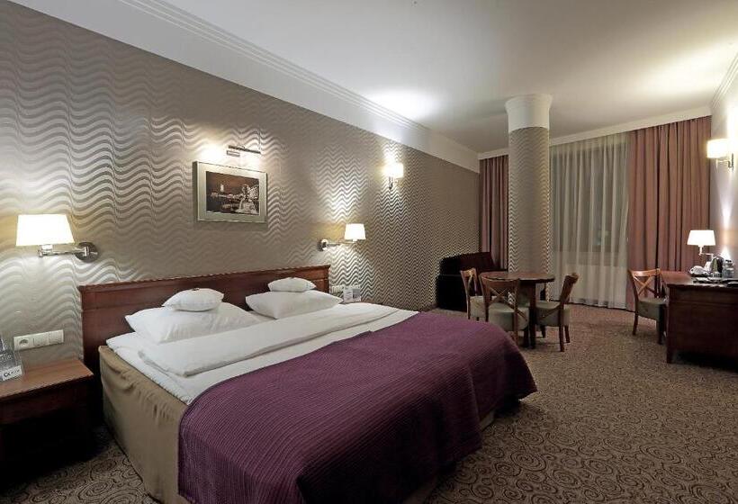 수피리어 룸, Esperanto