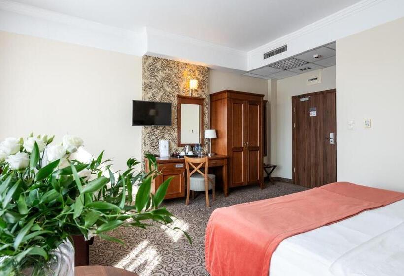 수피리어 룸, Esperanto