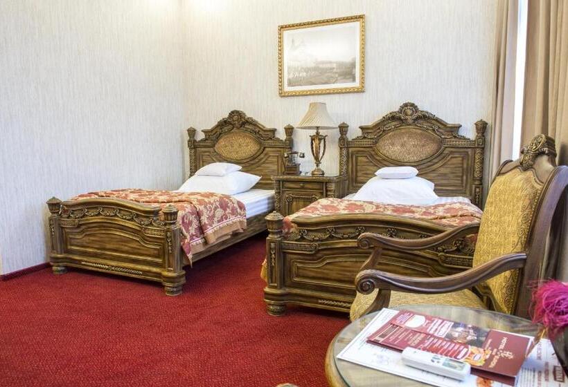 اتاق لوکس, Europa