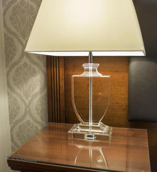 اتاق لوکس, Europa