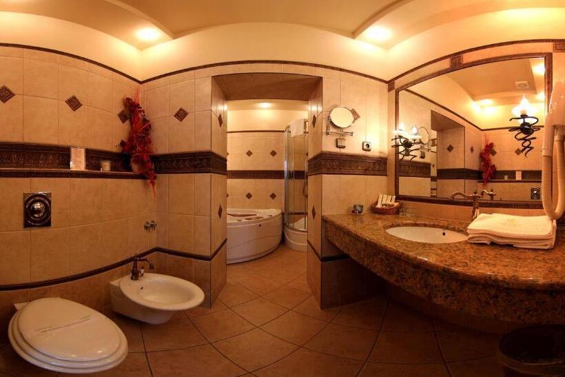 اتاق سوپریور, Europa