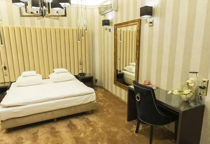 اتاق استاندارد, Europa