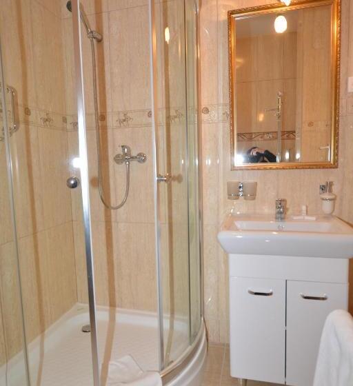 اتاق استاندارد, Gracja