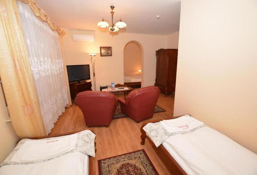 اتاق استاندارد سه نفره, Gracja