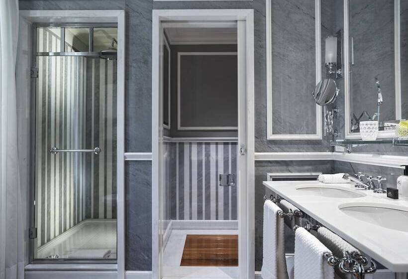 חדר סופריור עם מרפסת, J.k. Place Roma   The Leading Hotels Of The World