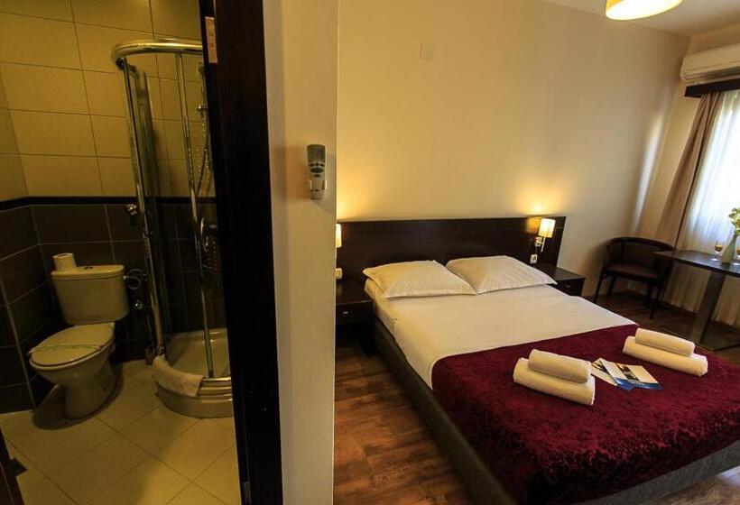 اتاق استاندارد, Lucic Rooms & Suites