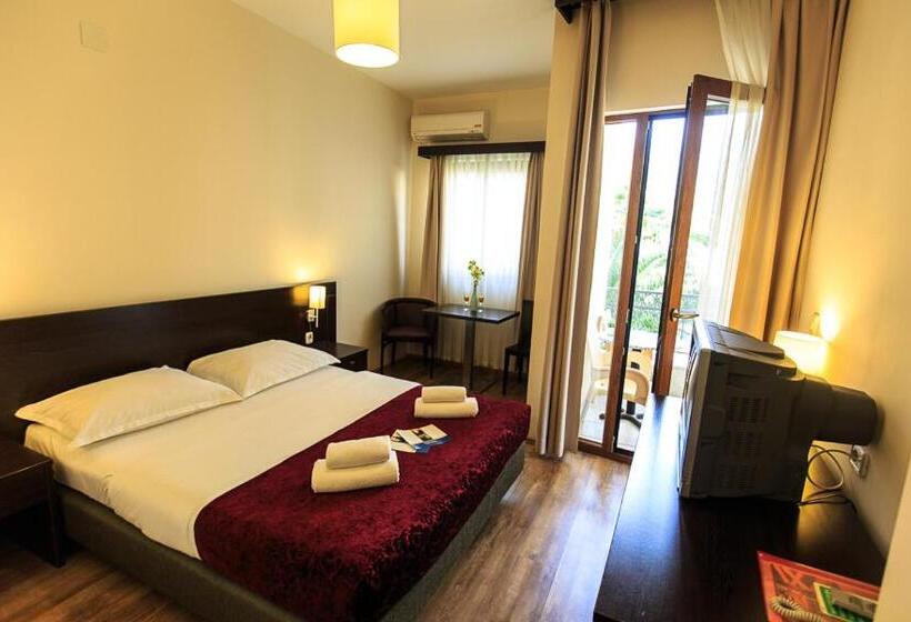 اتاق استاندارد, Lucic Rooms & Suites