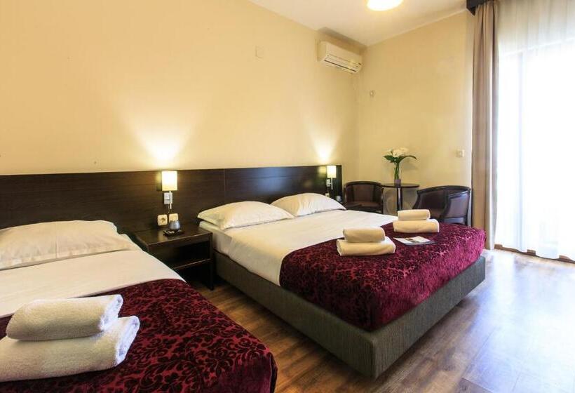 اتاق استاندارد سه نفره, Lucic Rooms & Suites
