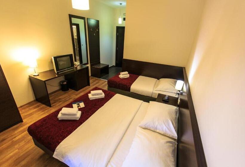 اتاق استاندارد سه نفره, Lucic Rooms & Suites