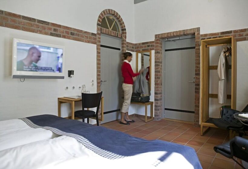 חדר סטנדרט, Ängavallen