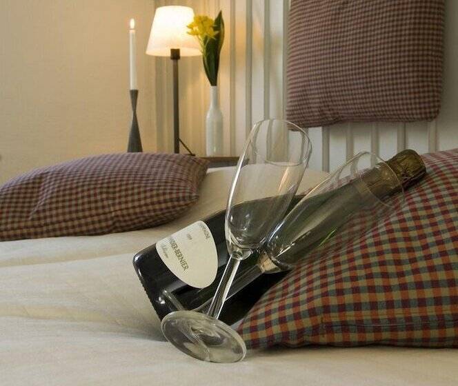 חדר סטנדרט, Ängavallen