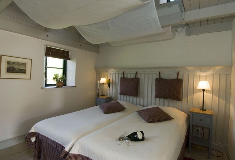 חדר משפחתי, Ängavallen