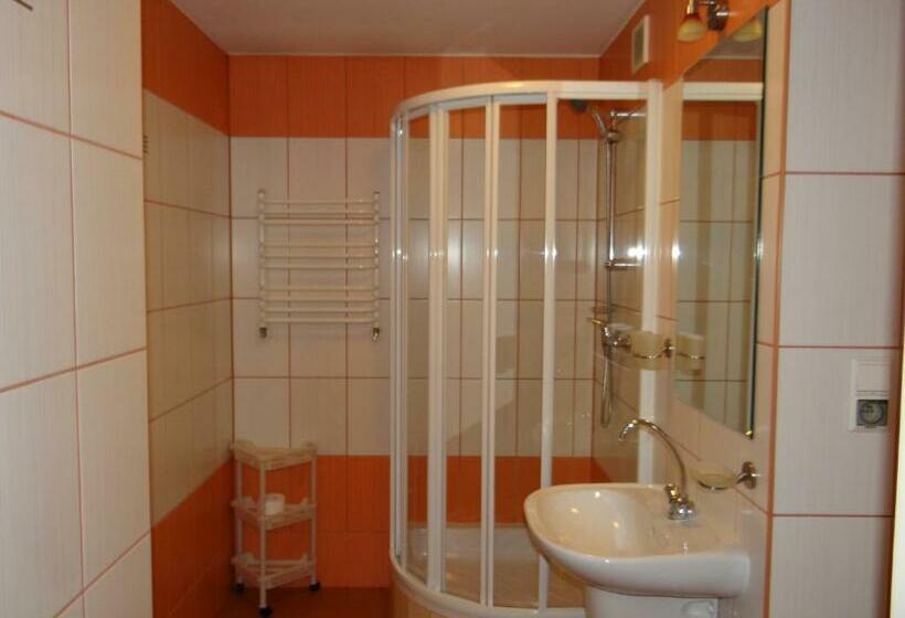 اتاق استاندارد یک نفره, Restauracja Kinga