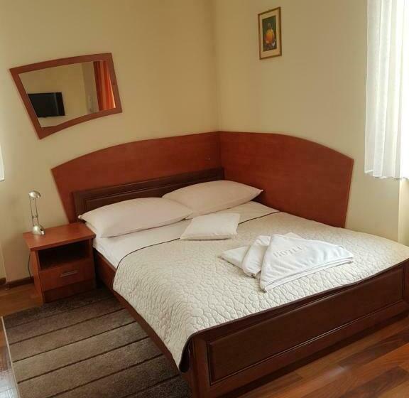 스탠다드 싱글 룸, Restauracja Kinga