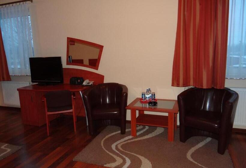 اتاق استاندارد, Restauracja Kinga