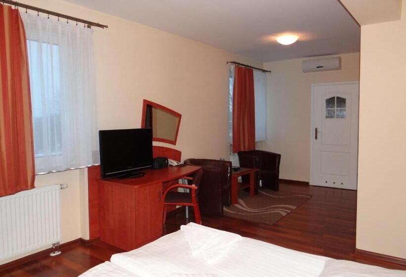 스탠다드 룸, Restauracja Kinga