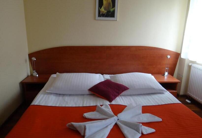 수피리어 룸, Restauracja Kinga