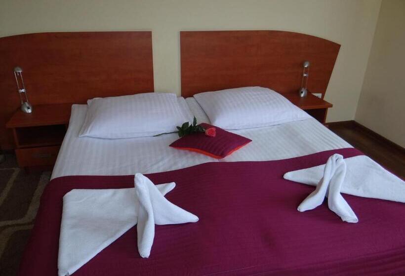 수피리어 룸, Restauracja Kinga