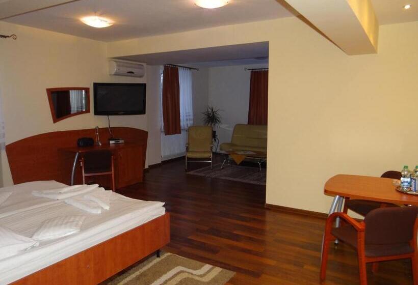 スーペリアールーム, Restauracja Kinga