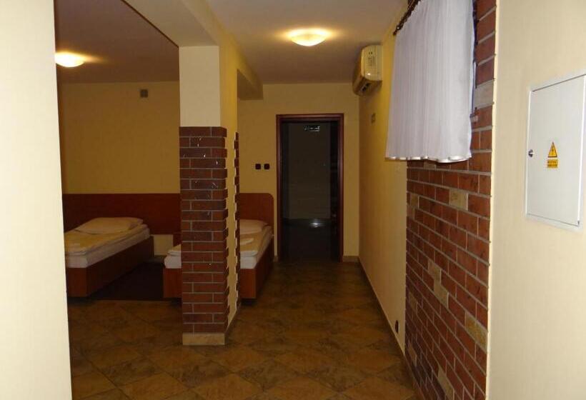 스탠다드 트리플 룸, Restauracja Kinga