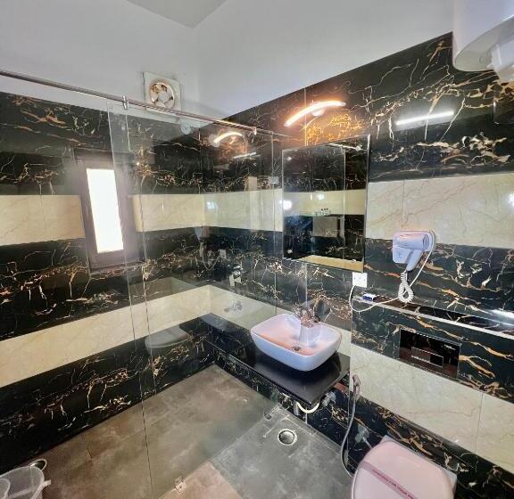 デラックスルーム, Sea Hawk Hill Resort A Luxury Boutique Resort, 20 Km From Nainital