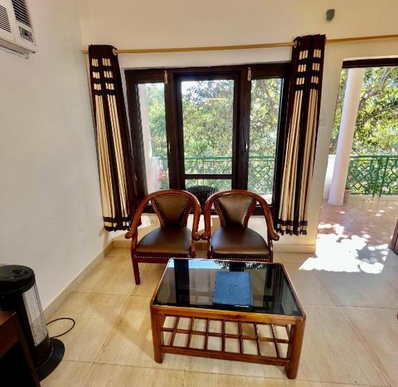 デラックスルーム, Sea Hawk Hill Resort A Luxury Boutique Resort, 20 Km From Nainital