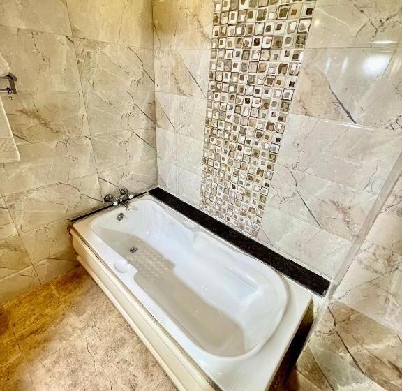 スーペリアールーム, Sea Hawk Hill Resort A Luxury Boutique Resort, 20 Km From Nainital