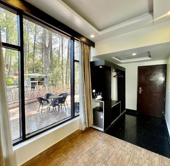 バルコニー付きスタンダードルーム, Sea Hawk Hill Resort A Luxury Boutique Resort, 20 Km From Nainital