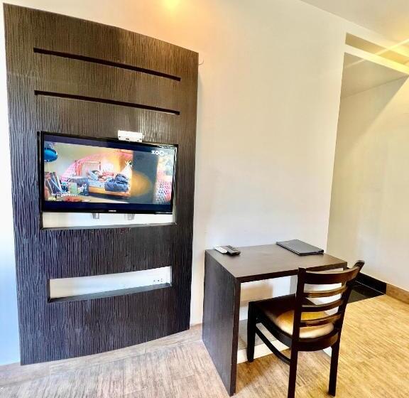 اتاق استاندارد با بالکن, Sea Hawk Hill Resort A Luxury Boutique Resort, 20 Km From Nainital